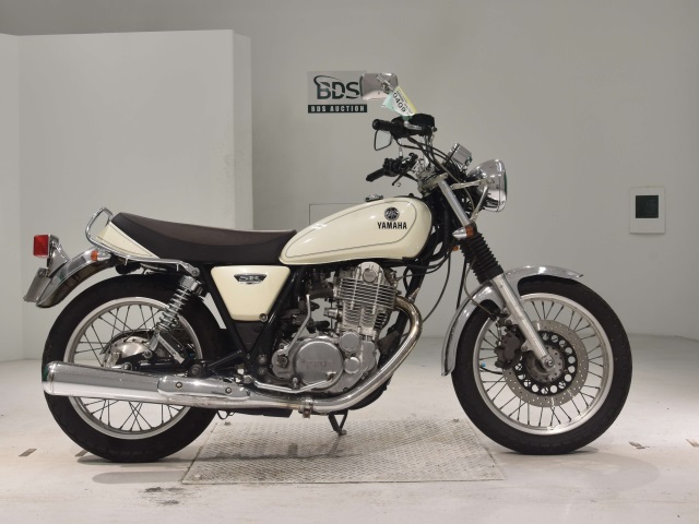 Yamaha SR400 2015