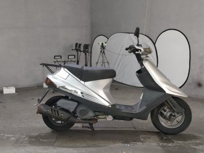 Suzuki ADDRESS V100