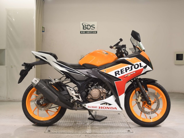Honda CBR150R 2016