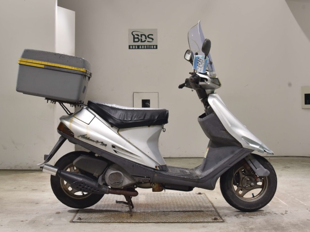 Suzuki ADDRESS V100