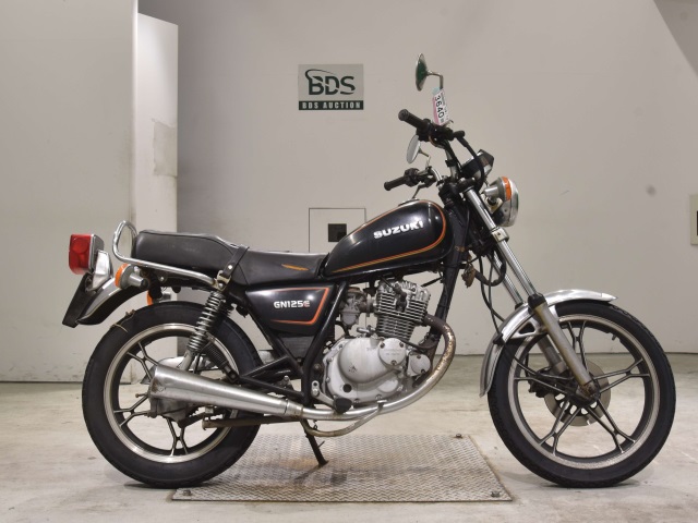Suzuki GN125E
