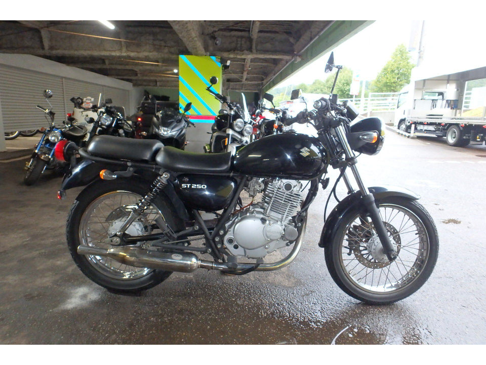 Suzuki ST250E 2004