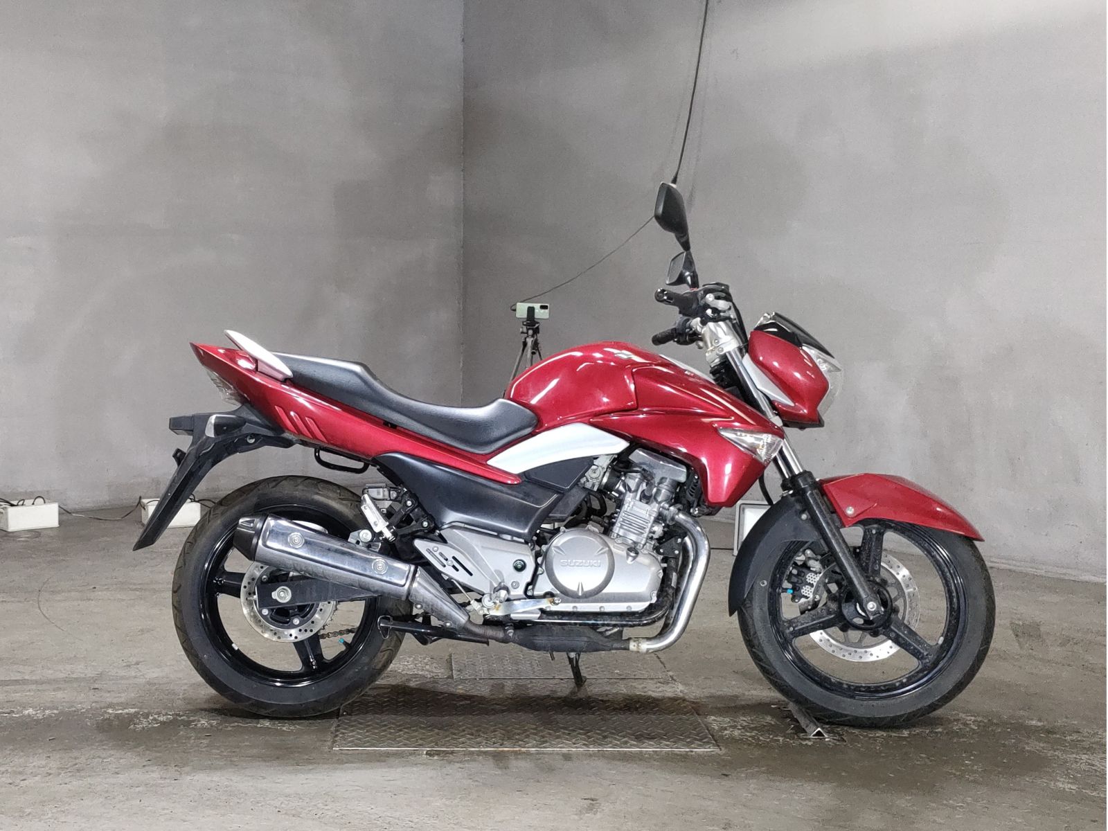 Suzuki GSR250