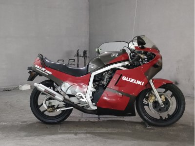 Suzuki GSX-R750 1987