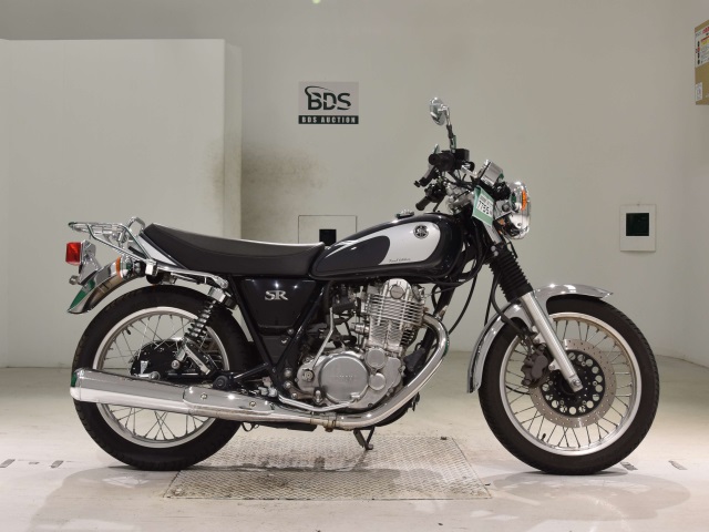 Yamaha SR400 2022