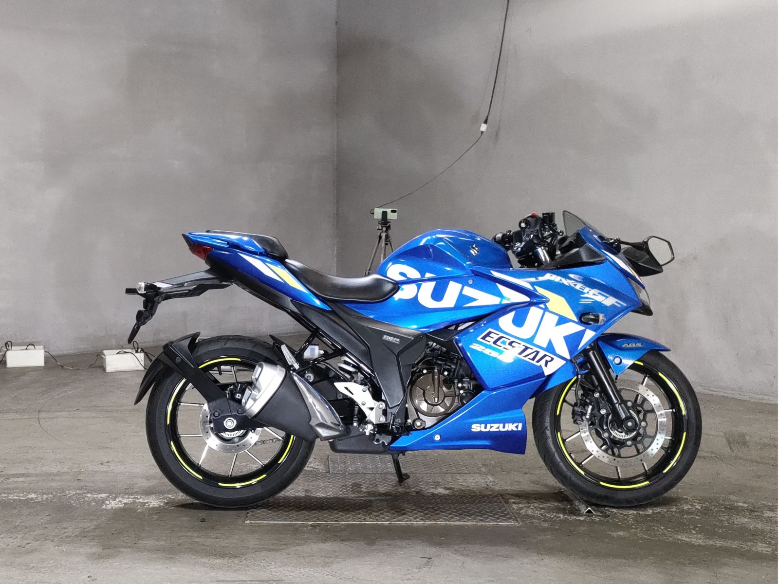 Suzuki GIXXER250SF
