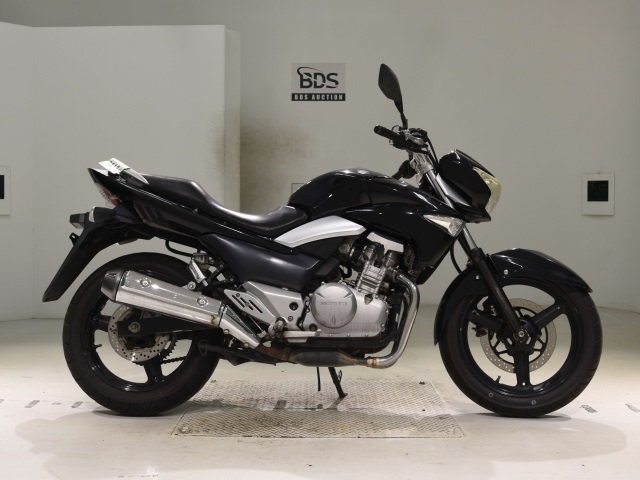 Suzuki GSR250