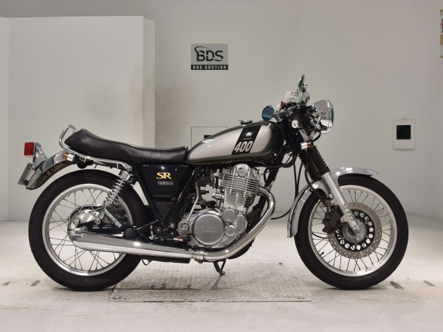 Yamaha SR400 2017