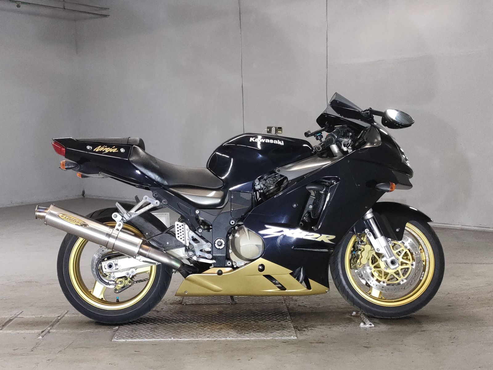 Kawasaki NINJA ZX-12R 2002
