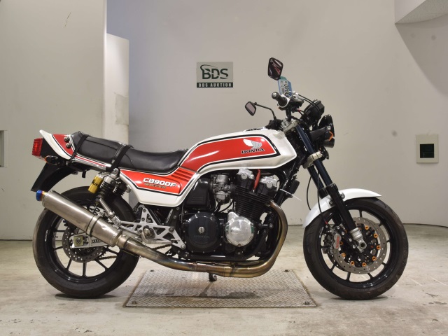 Honda HORNET CB900F 1985
