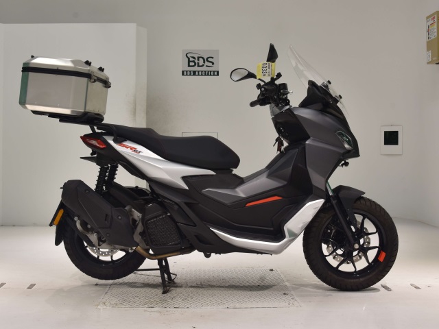 Aprilia SR GT200 2022