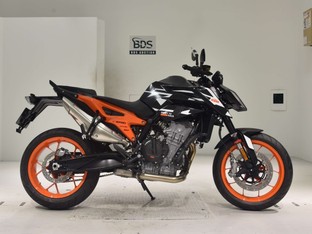 KTM 890 DUKE 2024