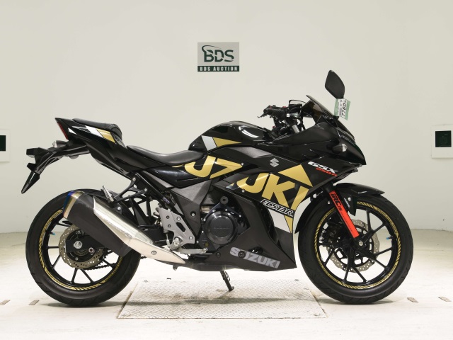 Suzuki GSX250RA