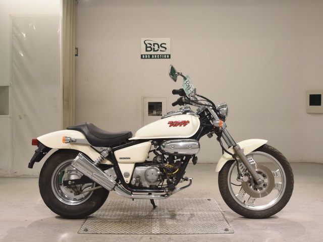 Honda MAGNA50 2004